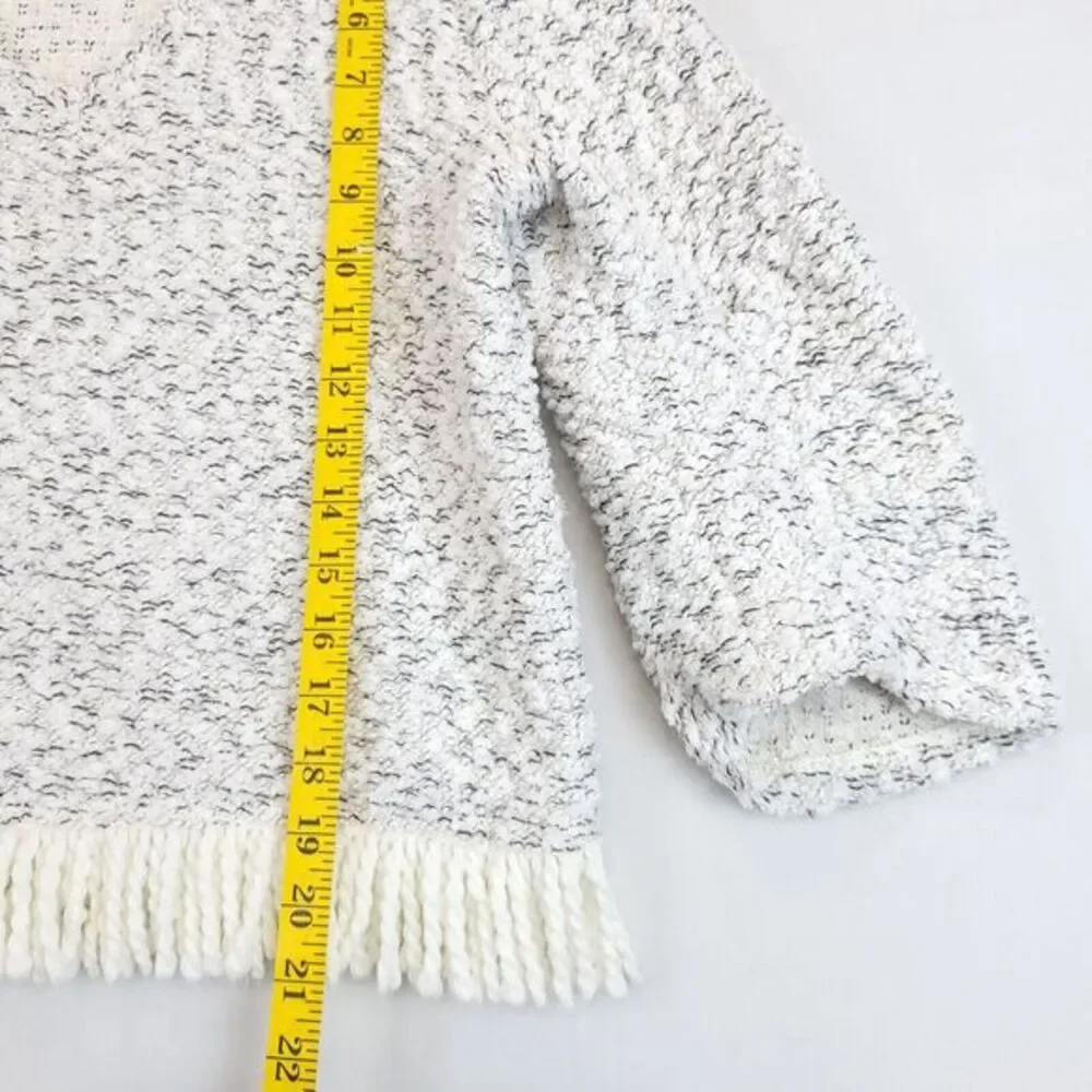 Vince Camuto Fringe‎ Trim Textured Sweater Women XS V Neck White Black Cozy Knit